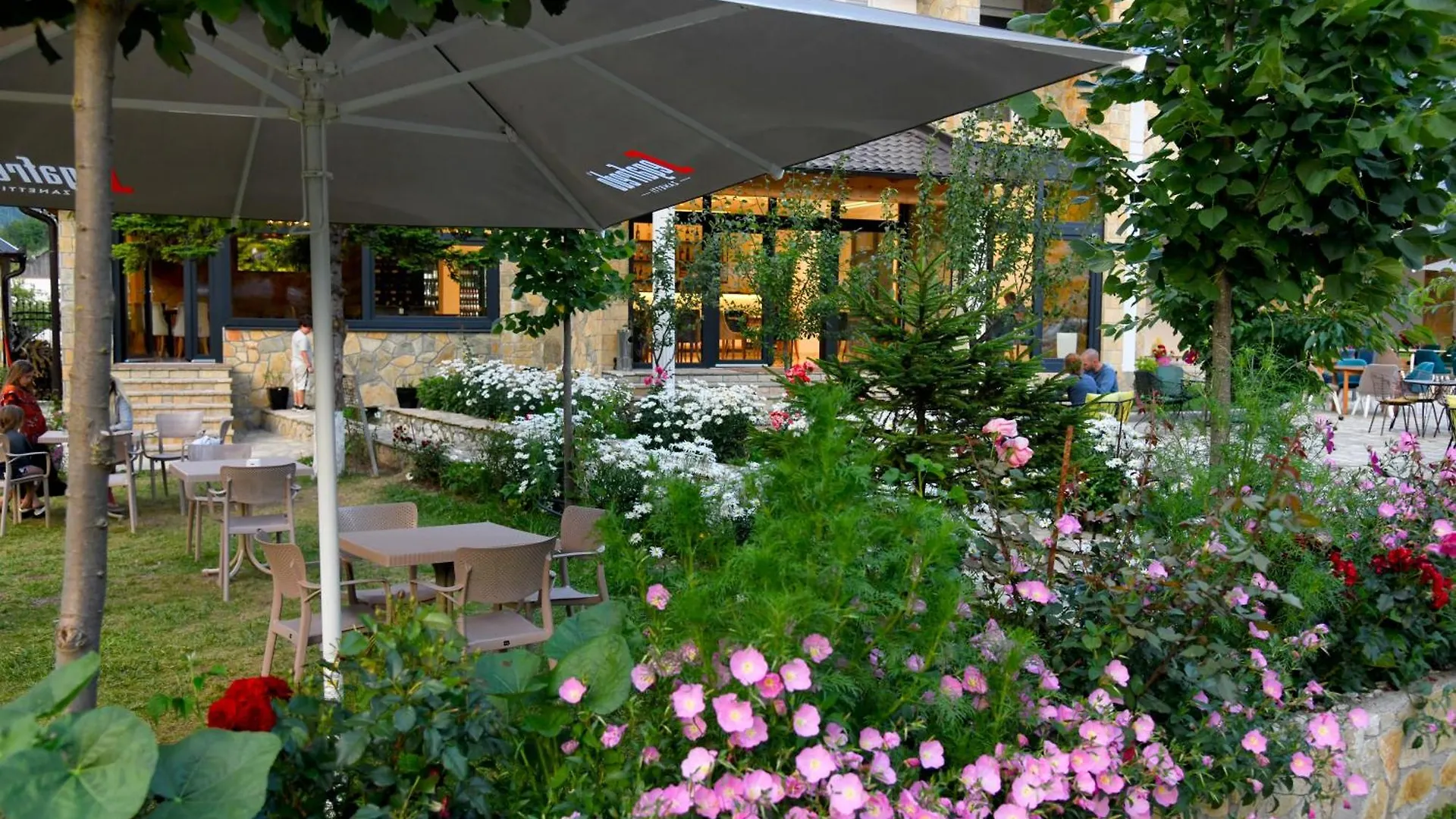 Breezy Hotel Valbone